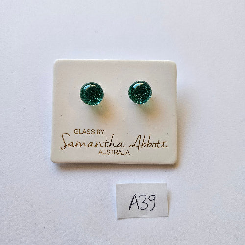 Samantha Abbott Glass Earrings Emerald Glitter studs on card 