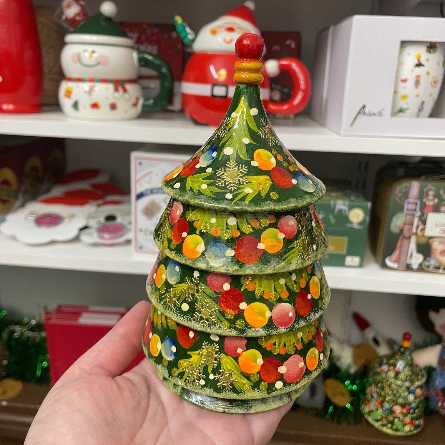 Russian Nesting Dolls | Christmas Tree With Ornaments