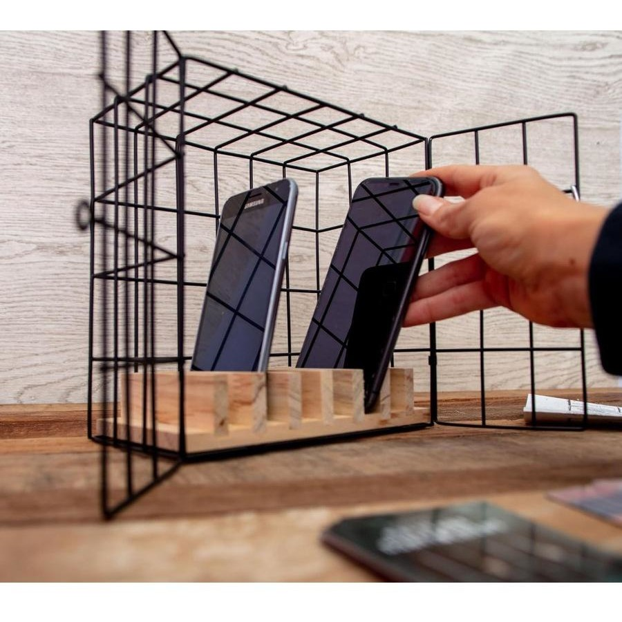 Phone escape room game