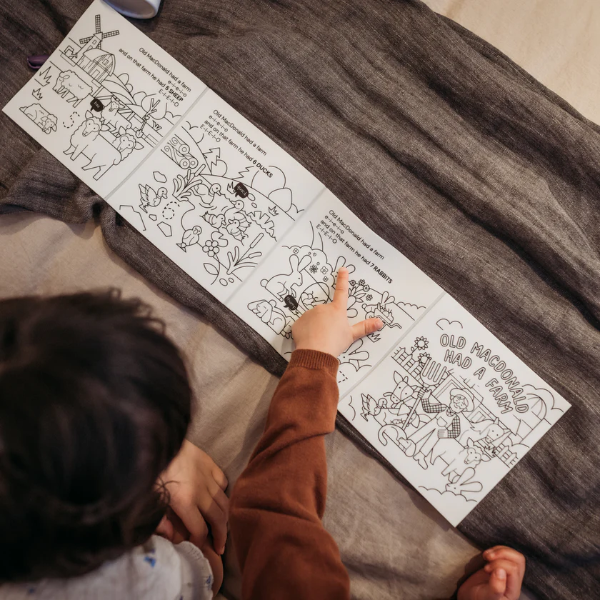 HeyDoodle | Reusable Colouring Book - Old MacDonald Had A Farm