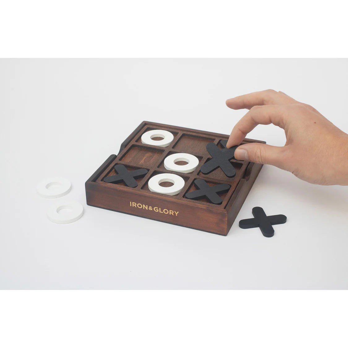 Iron & Glory | Tic Tac Toe