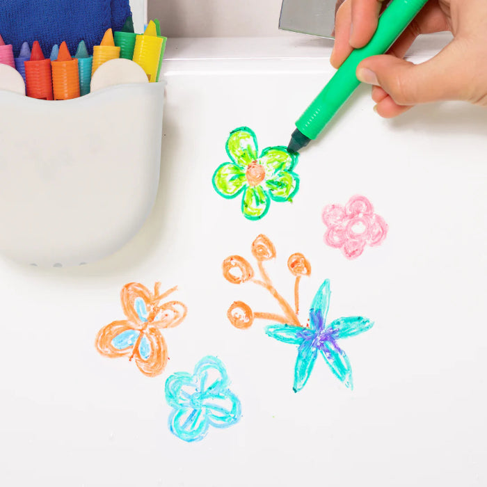 Bath crayon station